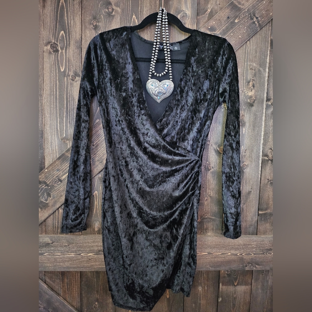 NWT Solid Black velvet wrap dress with long sleeve and v neckline. - Picture 7 of 7